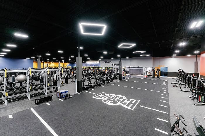 Crunch FItness Turf